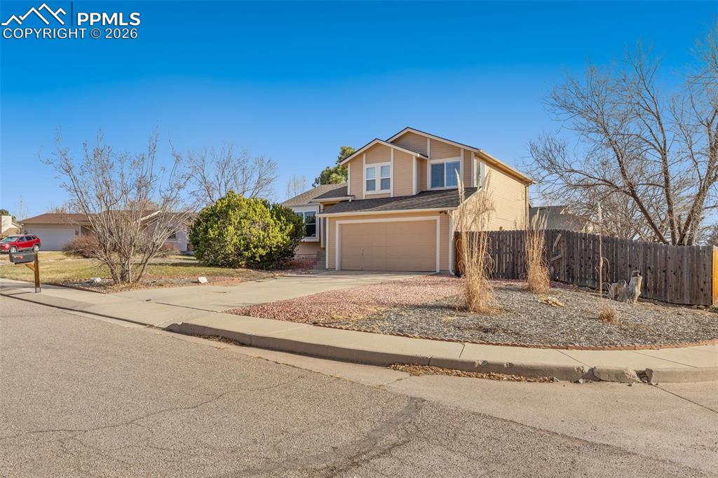 Image 11 of 40: Front of Structure