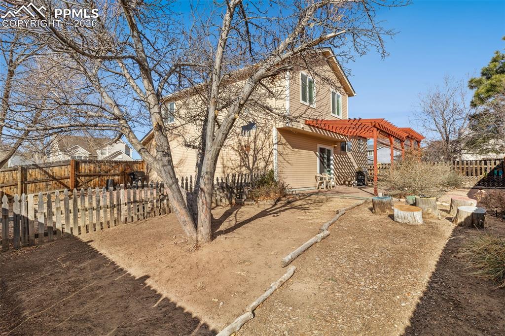 Image 39 of 40: Back of Structure