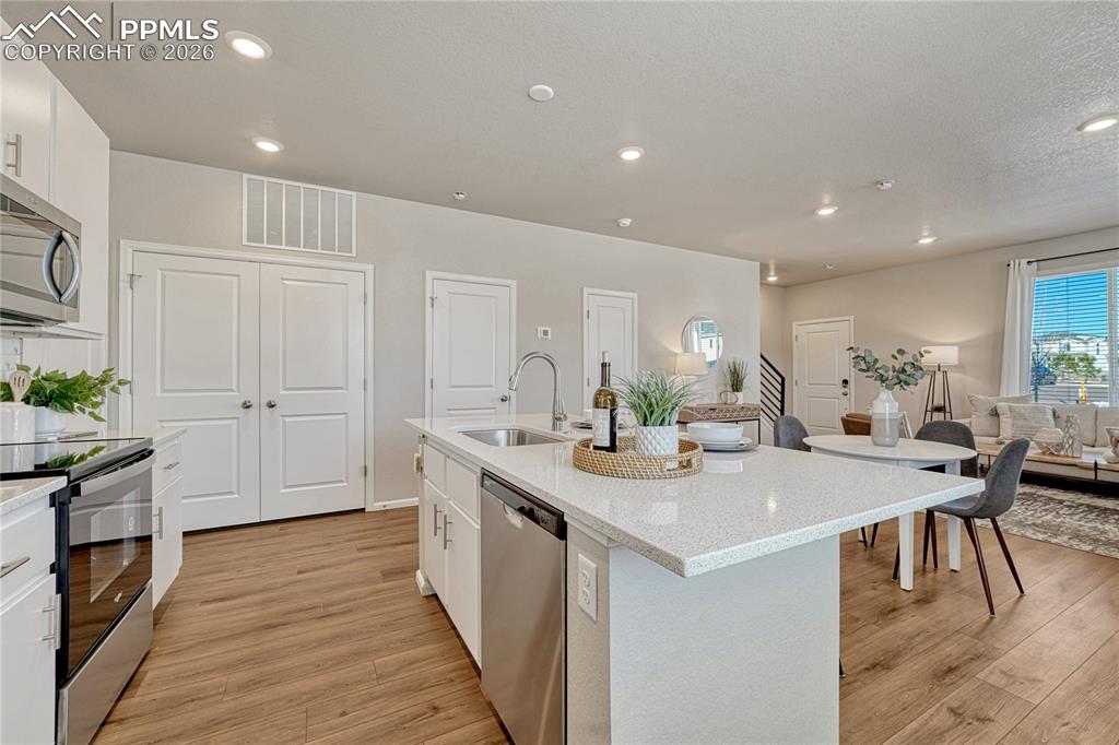 Image 11 of 29: ...quartz countertop...