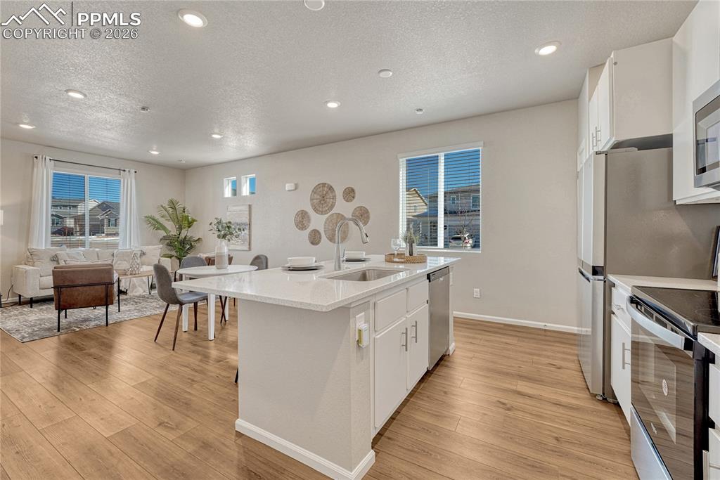 Image 13 of 29: Kitchen