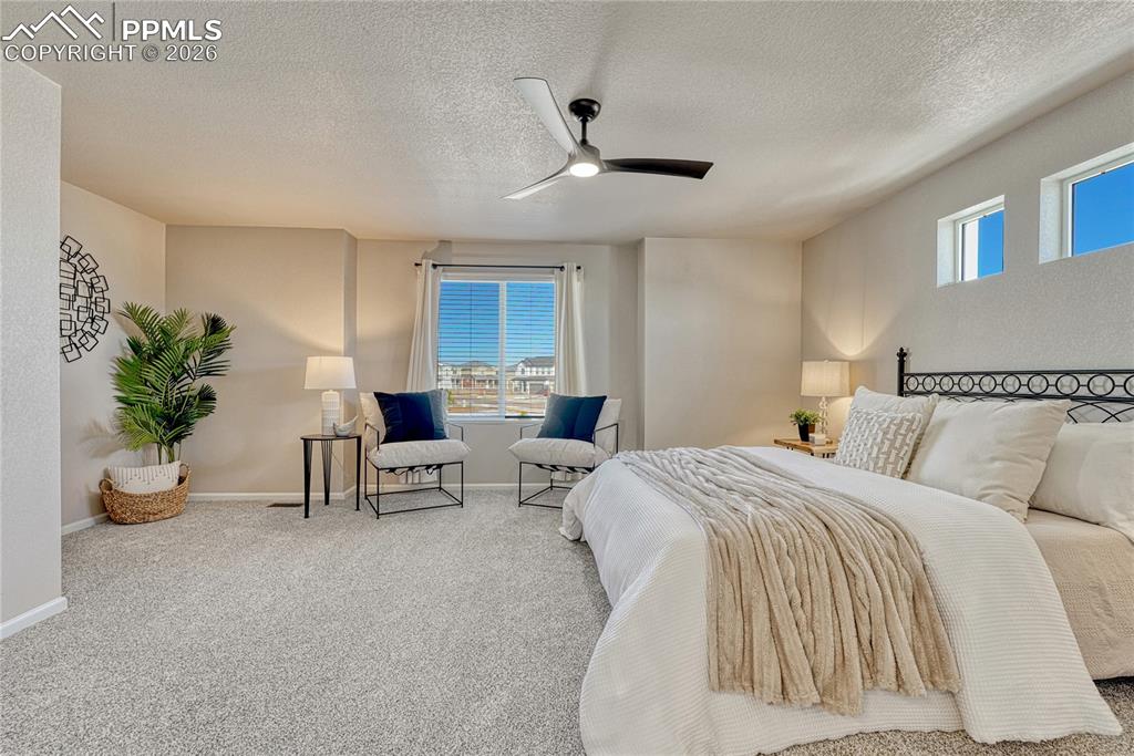 Image 16 of 29: ...and nook area.