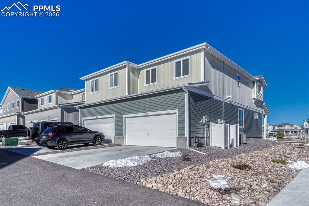 Image 26 of 29: 2-garage has interior water spigot and electric heat.