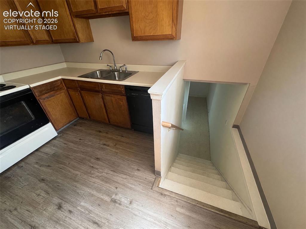 Image 11 of 42: Kitchen - Virtually Staged