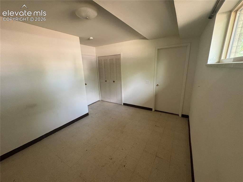 Image 19 of 37: Bedroom