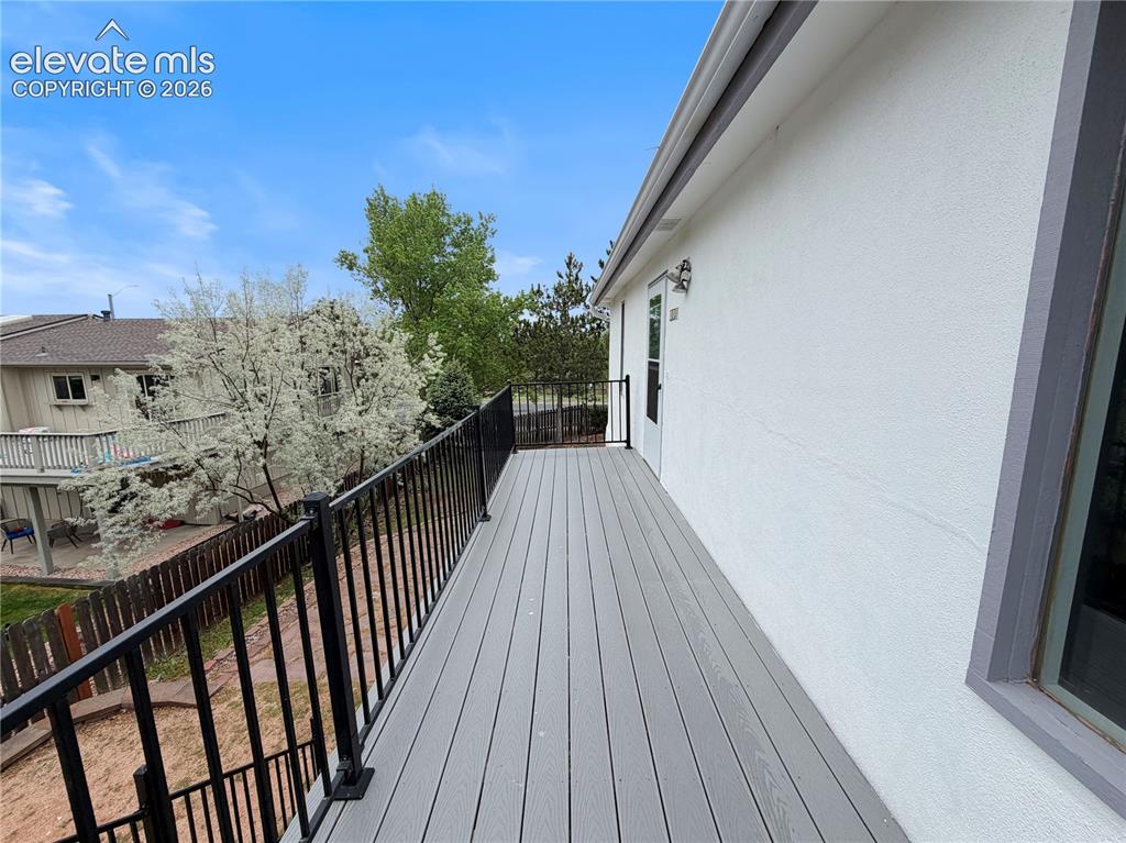 Image 5 of 35: Deck