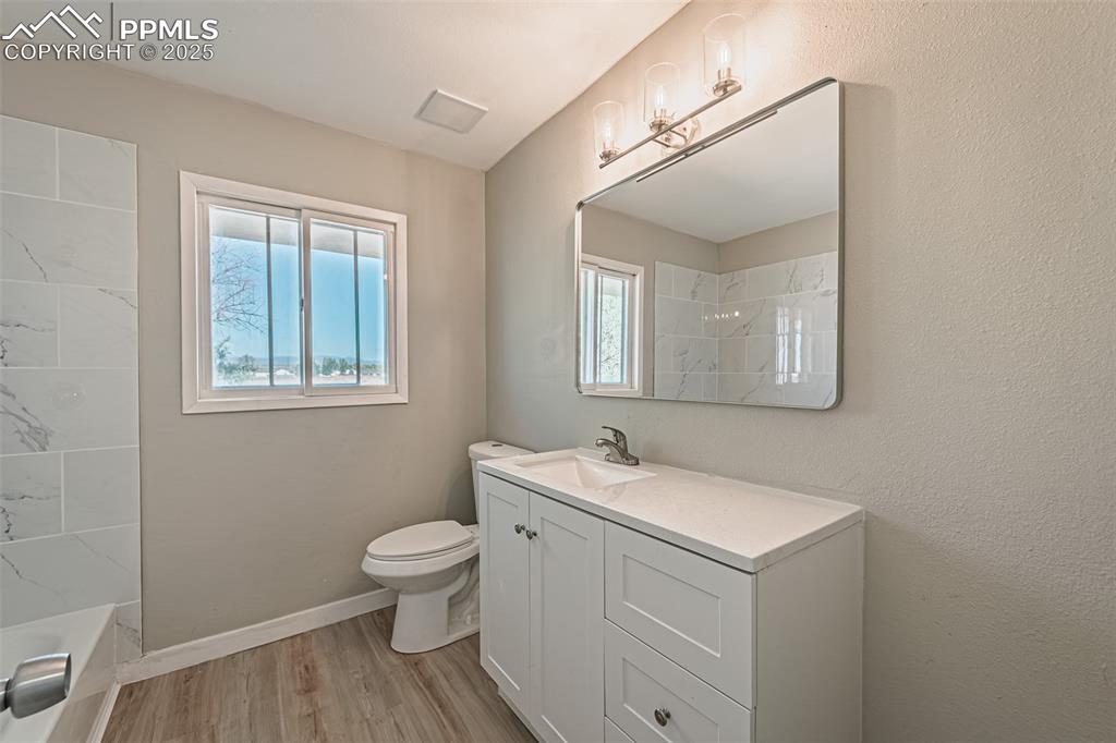 Image 10 of 34: Bathroom