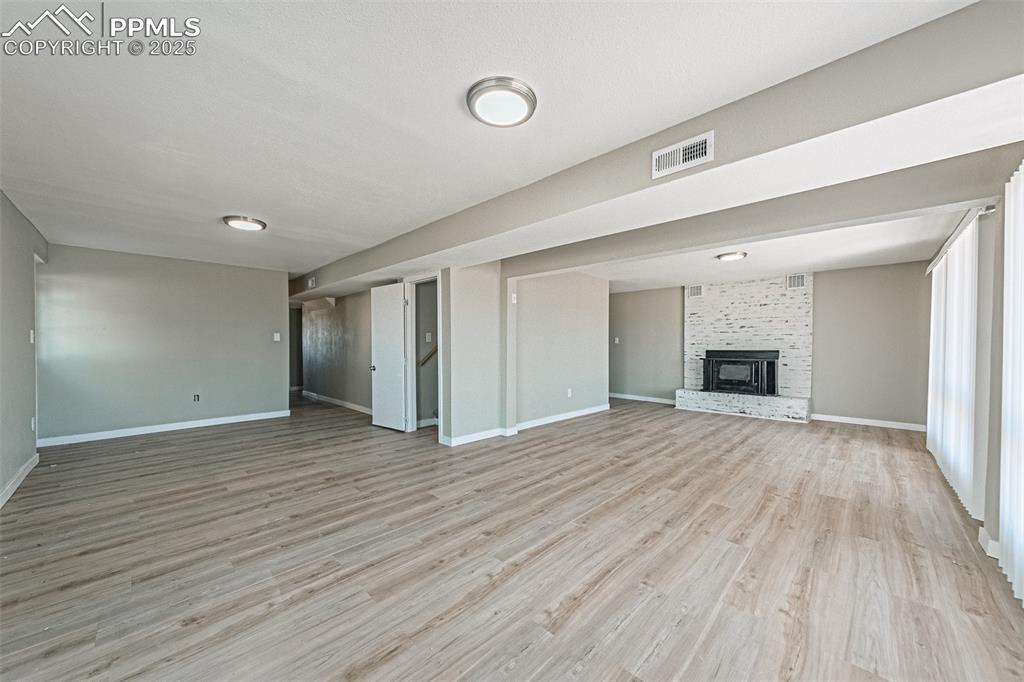 Image 18 of 34: Living Room