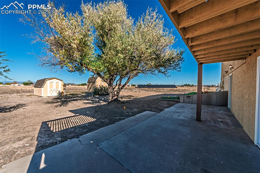 Image 28 of 34: Patio