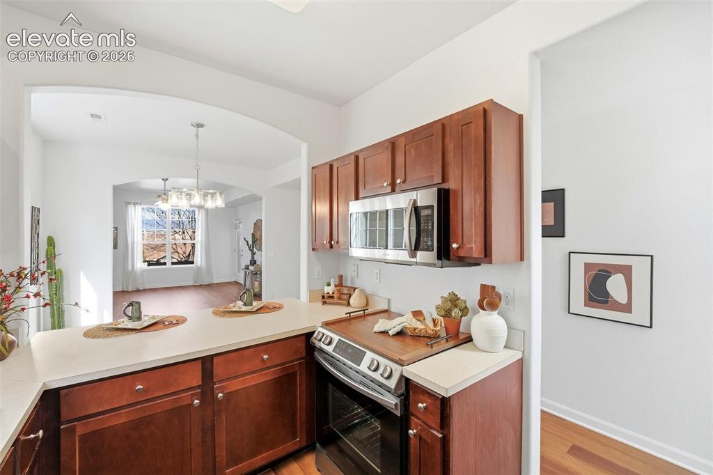 Image 4 of 25: Kitchen