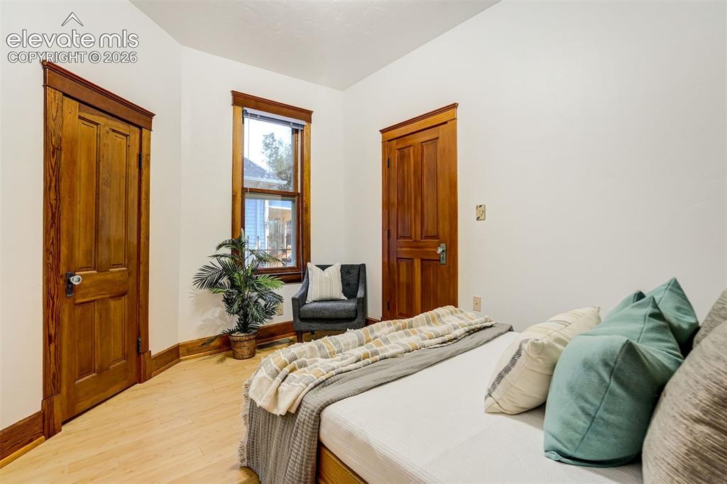 Image 17 of 40: Main level bedroom