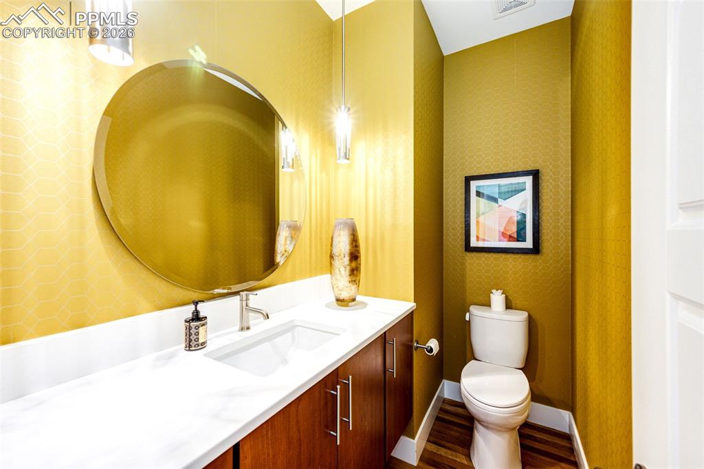 Image 8 of 47: Stylish Entry Parlor Bath