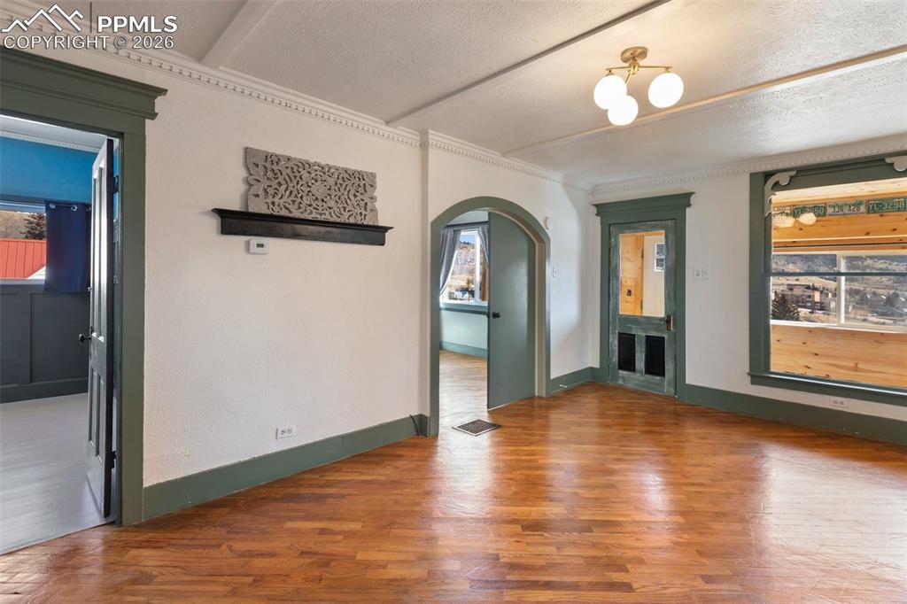 Image 12 of 44: Living Room