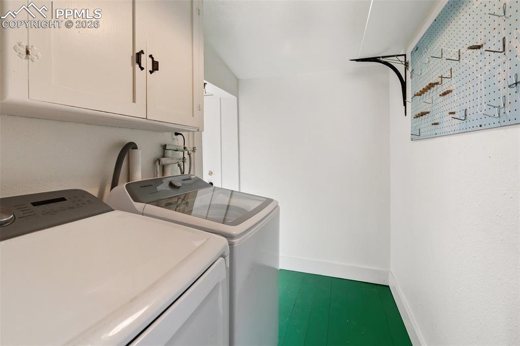 Image 34 of 44: Laundry