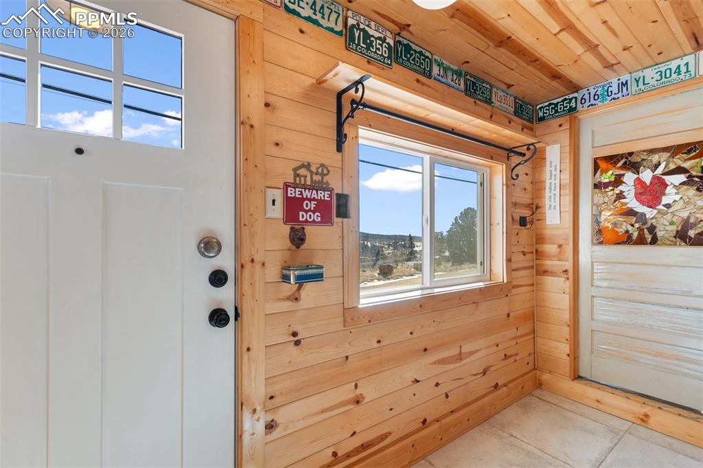 Image 5 of 44: Entry