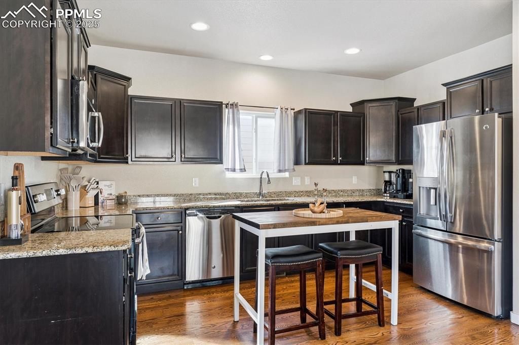 Image 13 of 50: Kitchen