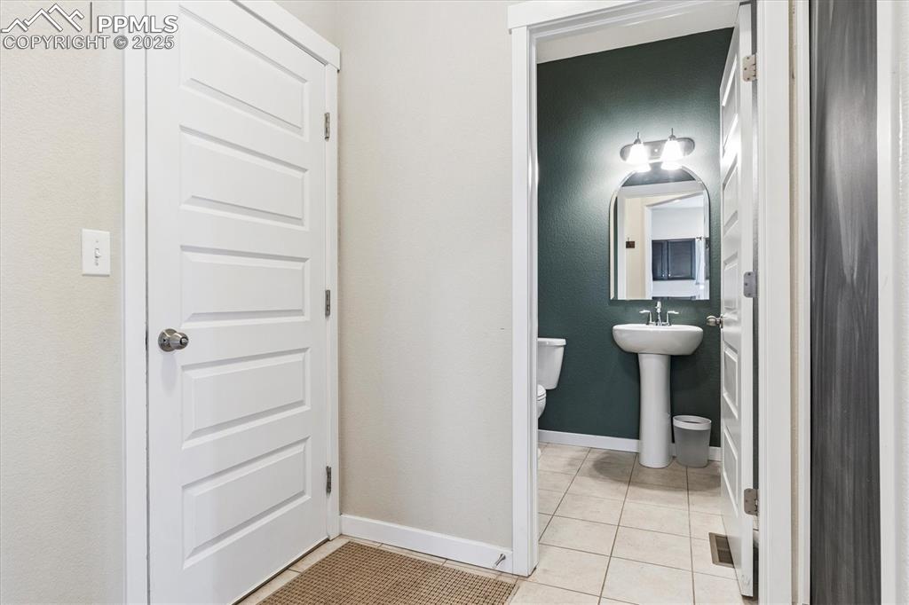 Image 18 of 50: Bathroom