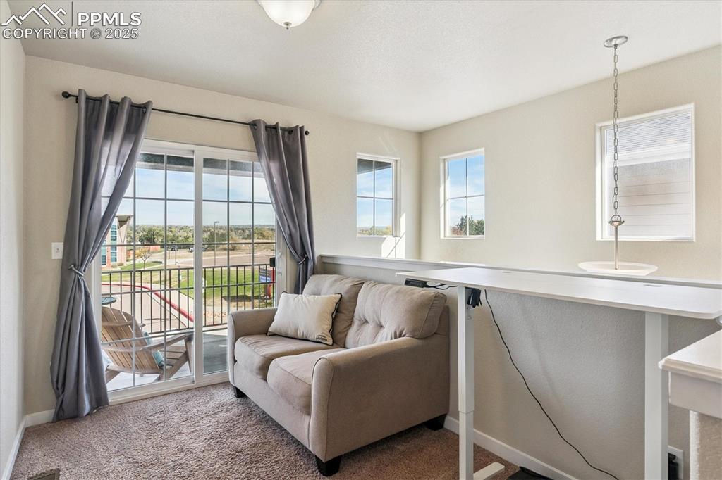 Image 21 of 50: Sitting Room