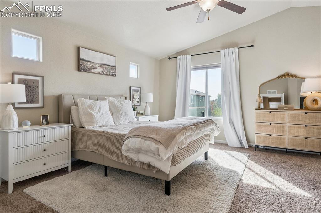 Image 29 of 50: Bedroom