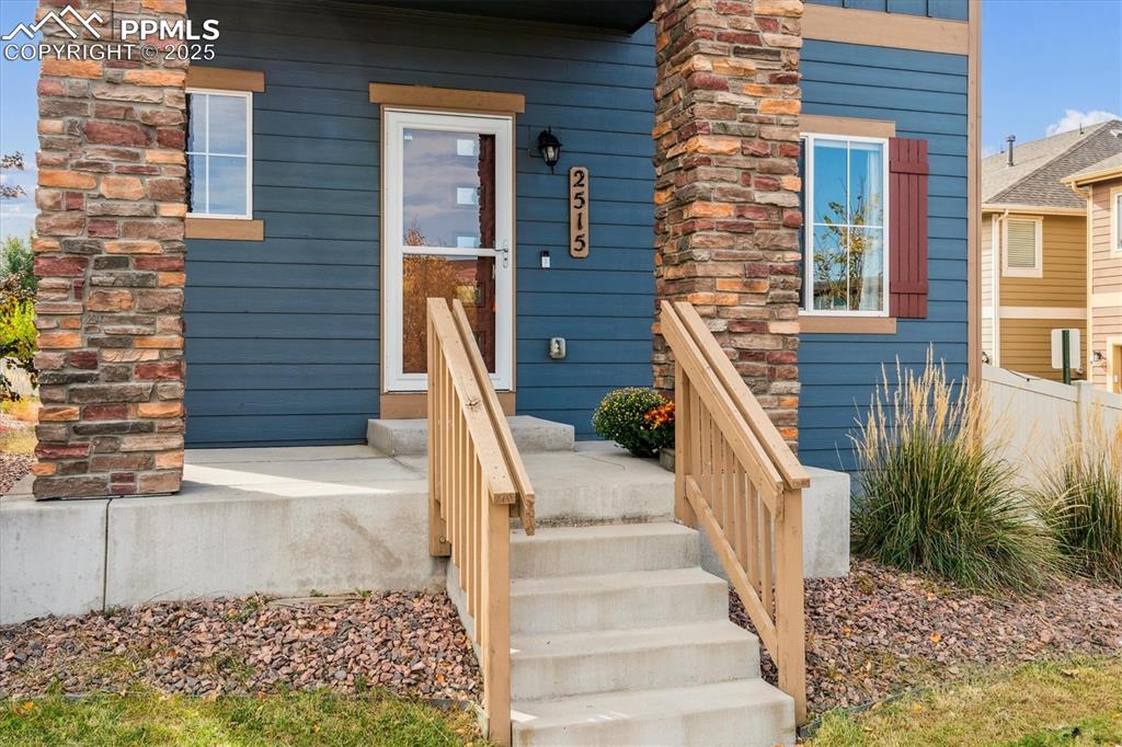 Image 3 of 50: Entry