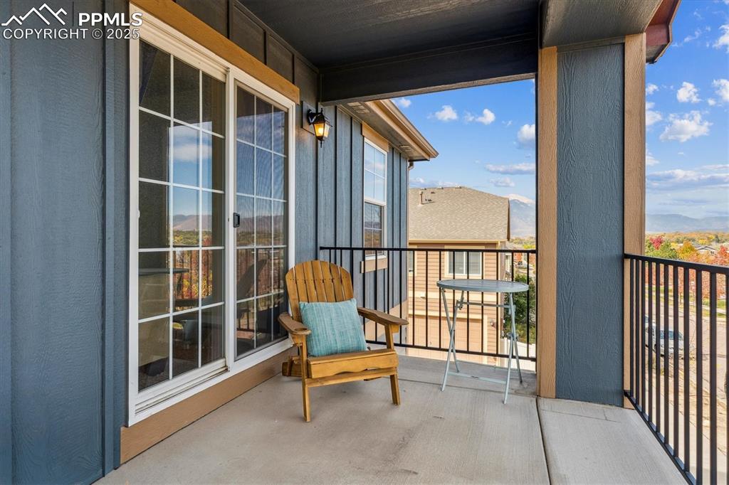 Image 35 of 50: Balcony