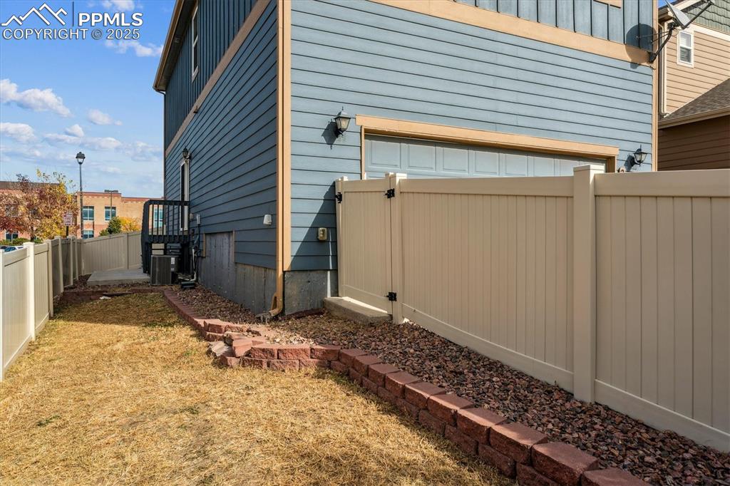 Image 48 of 50: Side of Structure