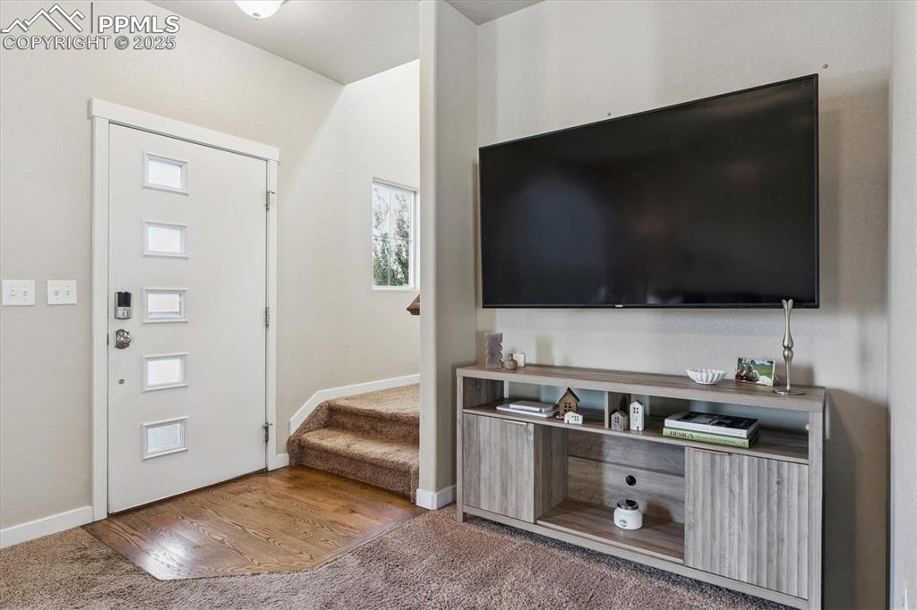 Image 9 of 50: Entry