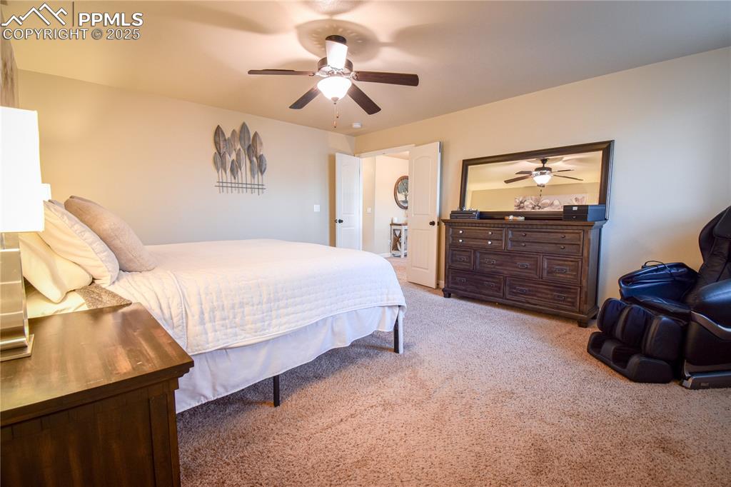 Image 20 of 50: Bedroom