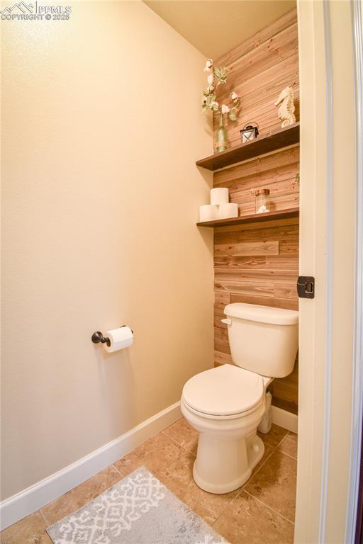 Image 21 of 50: Bathroom