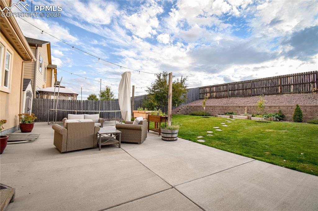 Image 46 of 50: Patio