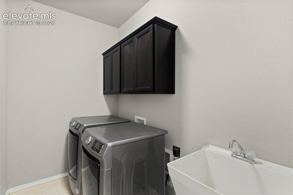 Image 14 of 45: Laundry