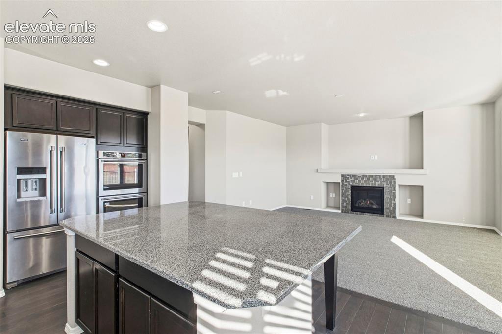 Image 9 of 45: Kitchen