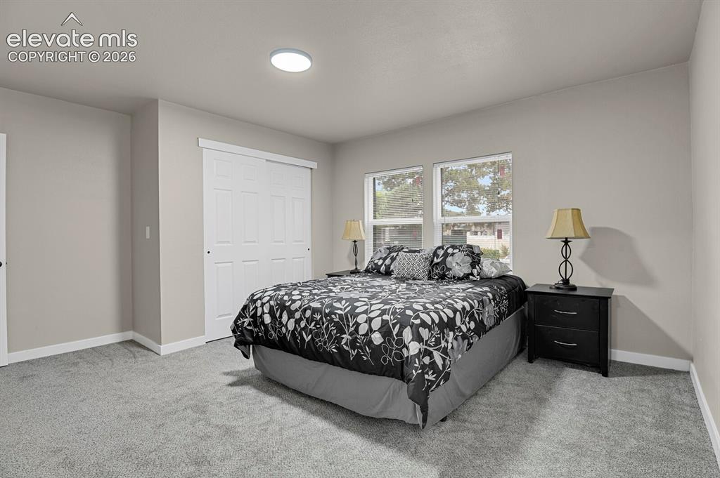 Image 25 of 41: Bedroom