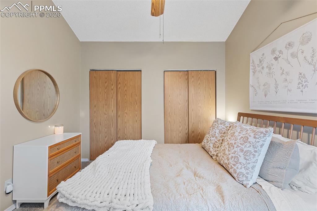 Image 21 of 34: Bedroom