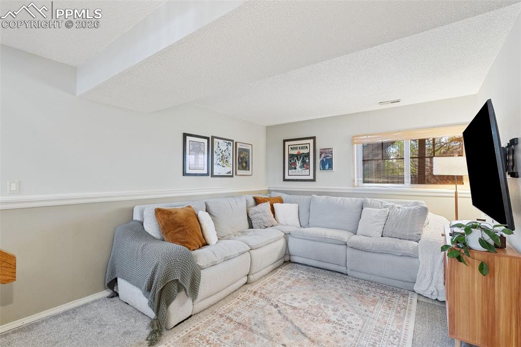 Image 22 of 34: Family Room