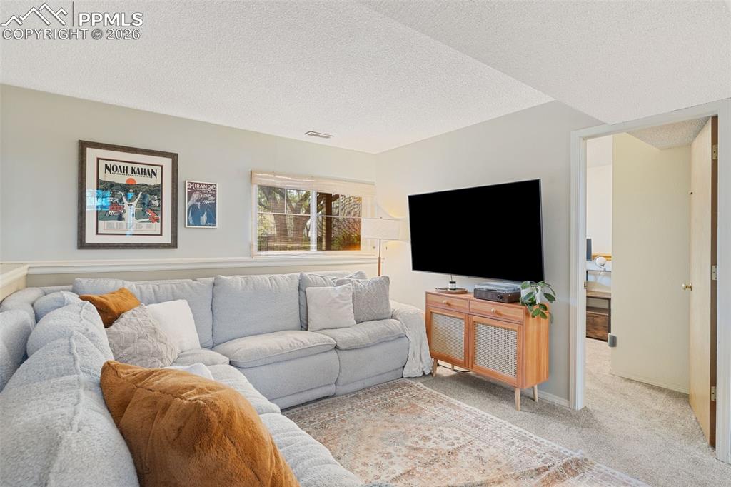 Image 23 of 34: Family Room