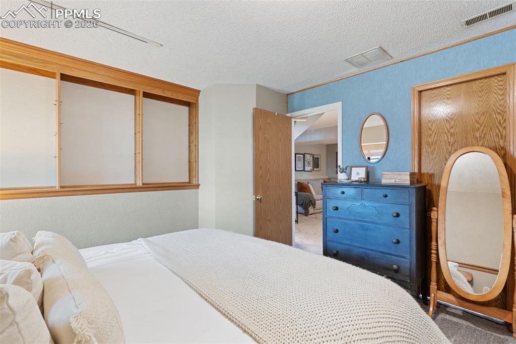 Image 25 of 34: Bedroom