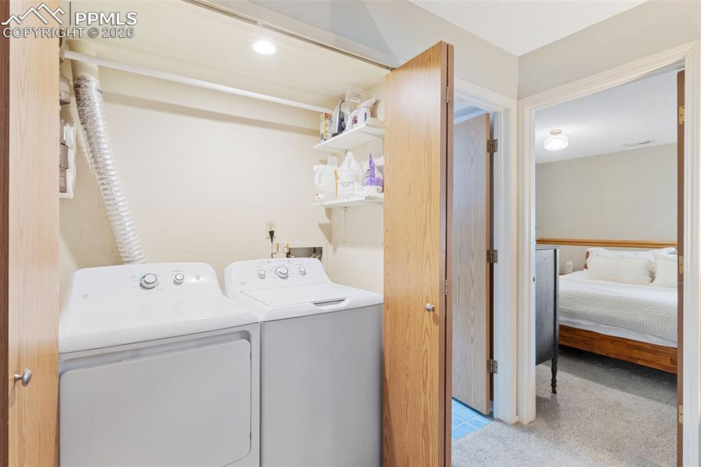 Image 27 of 34: Laundry