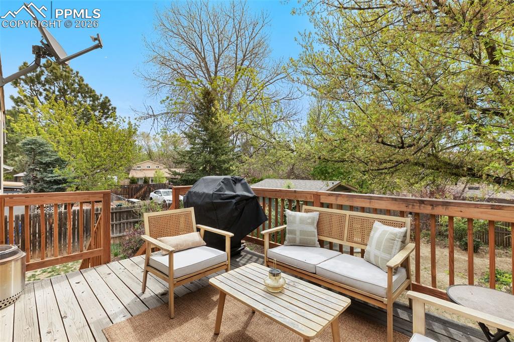 Image 29 of 34: Deck