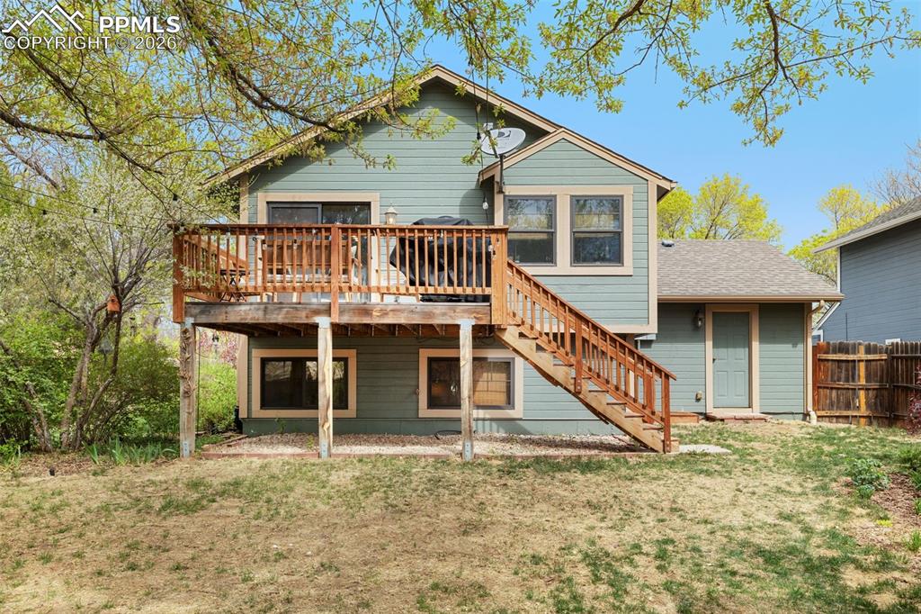 Image 31 of 34: Back of Structure