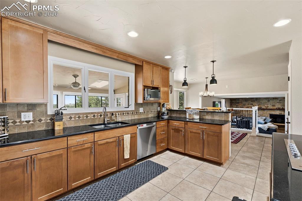 Image 11 of 47: Kitchen