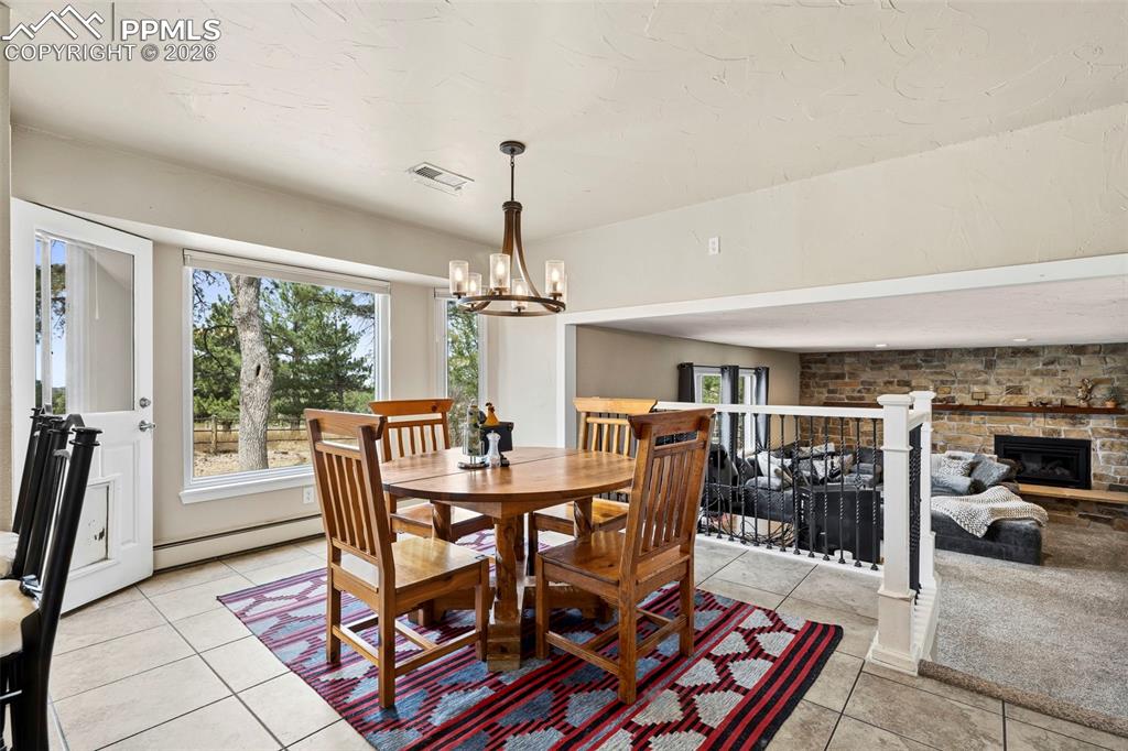 Image 13 of 47: Dining Area