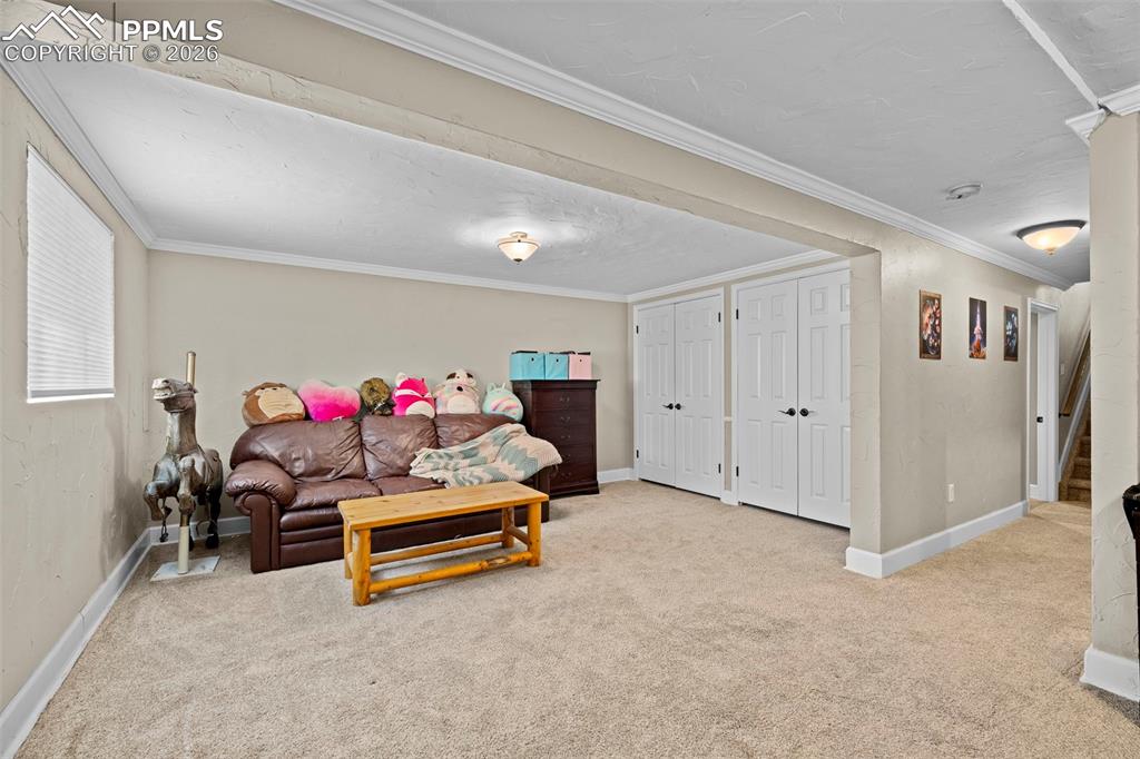 Image 27 of 47: Living Room