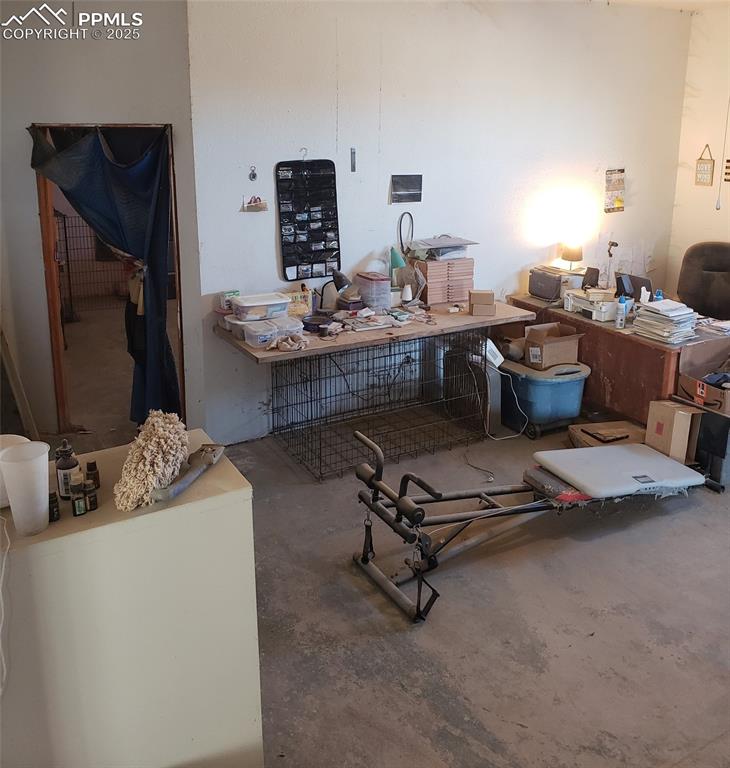 Image 11 of 14: Office