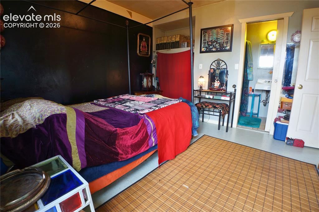 Image 13 of 48: Bedroom