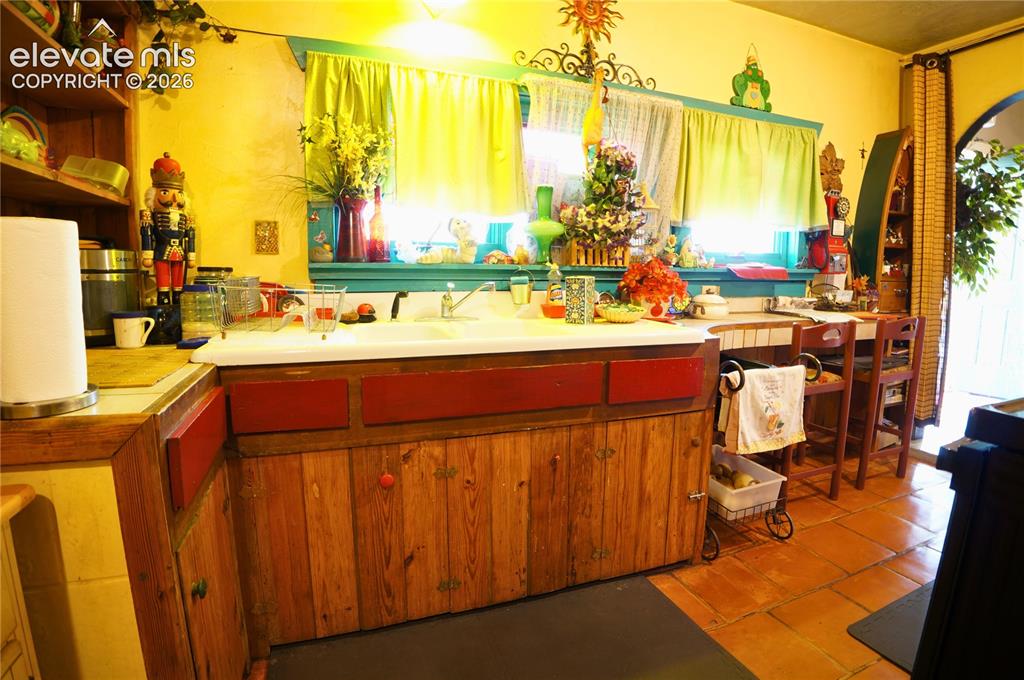 Image 20 of 48: Kitchen