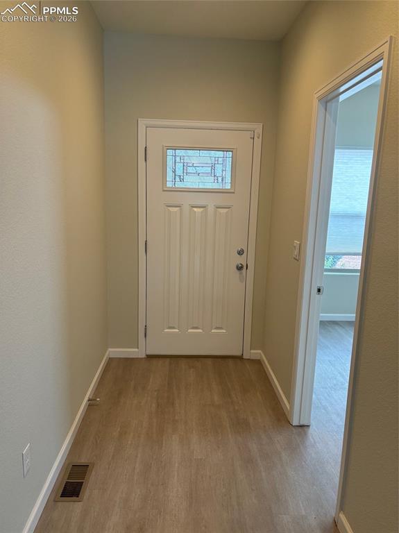 Image 3 of 25: Entry