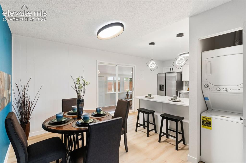 Image 10 of 44: Dining Area
