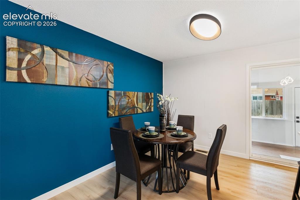Image 11 of 44: Dining Area
