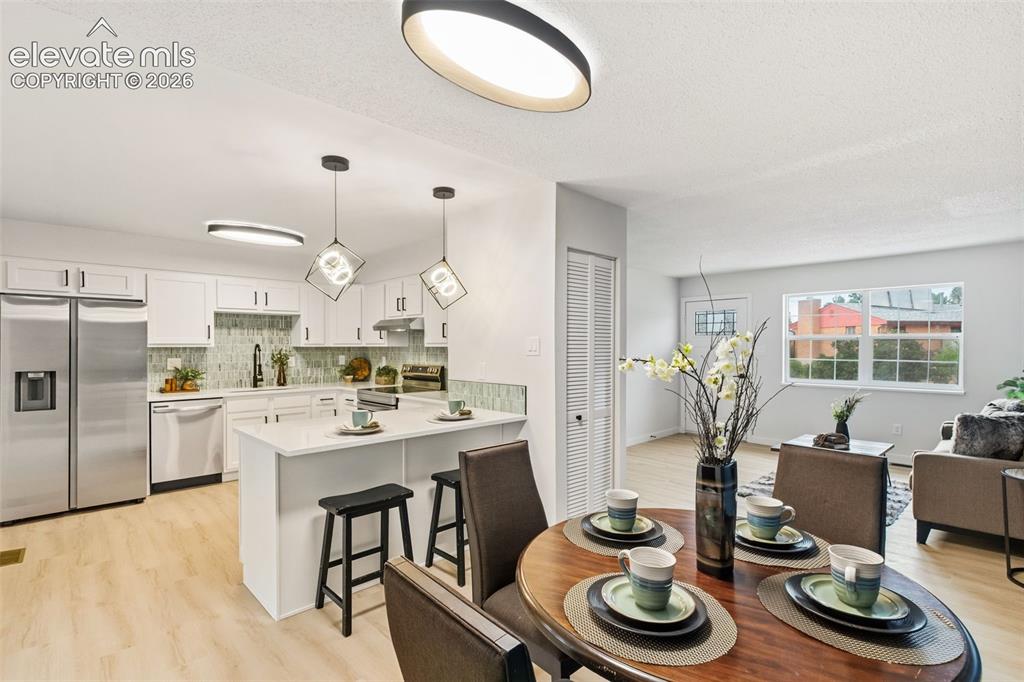 Image 12 of 44: Dining Area