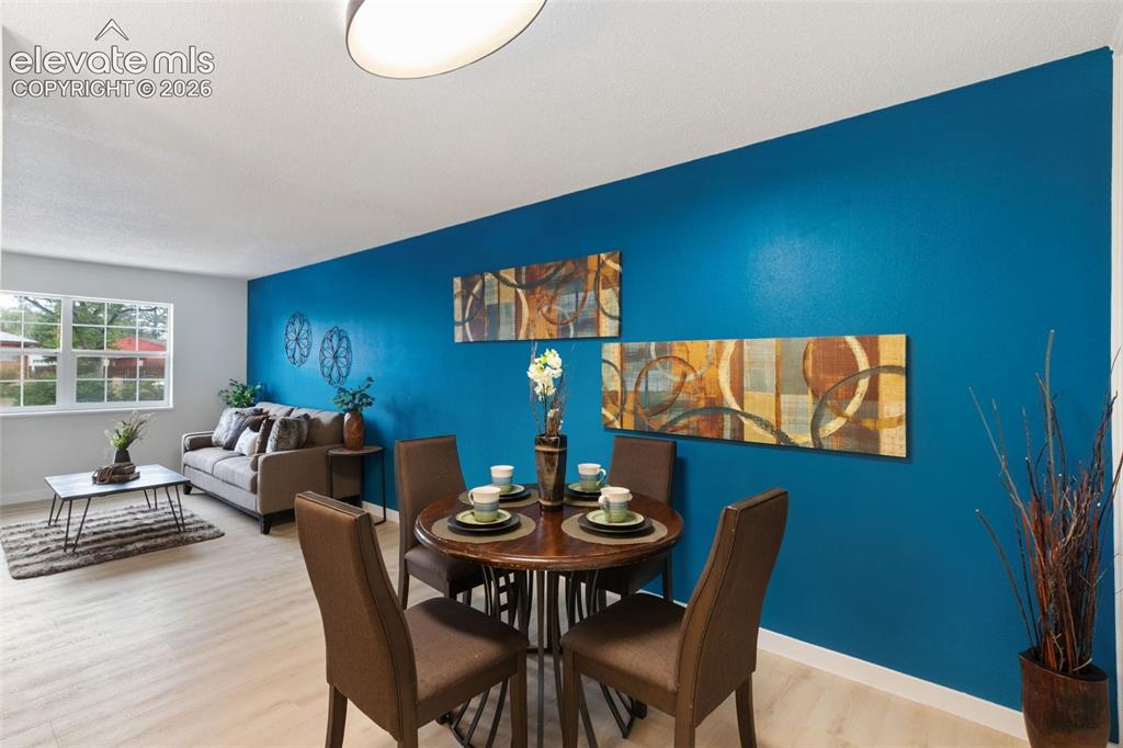 Image 13 of 44: Dining Area